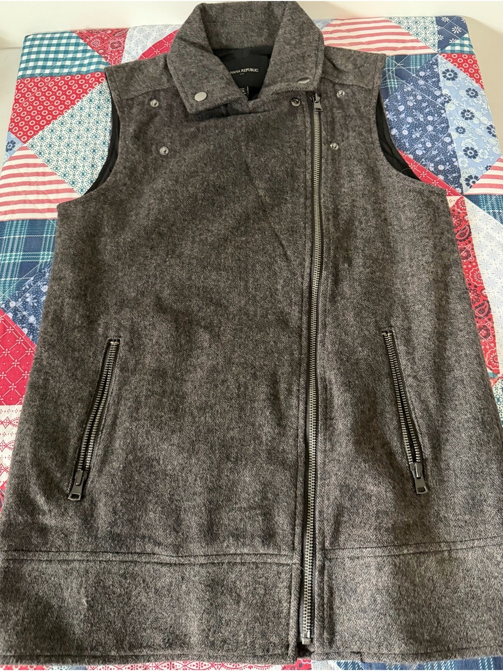 Banana Republic Women’s Charcoal Gray Wool-Blend Asymmetrical Zip Vest